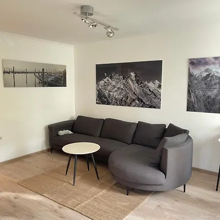Wiesn Apartment, Up To 8 Guests * Μόναχο